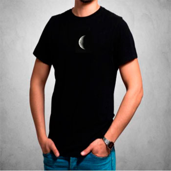 Camiseta estampada diseño luna